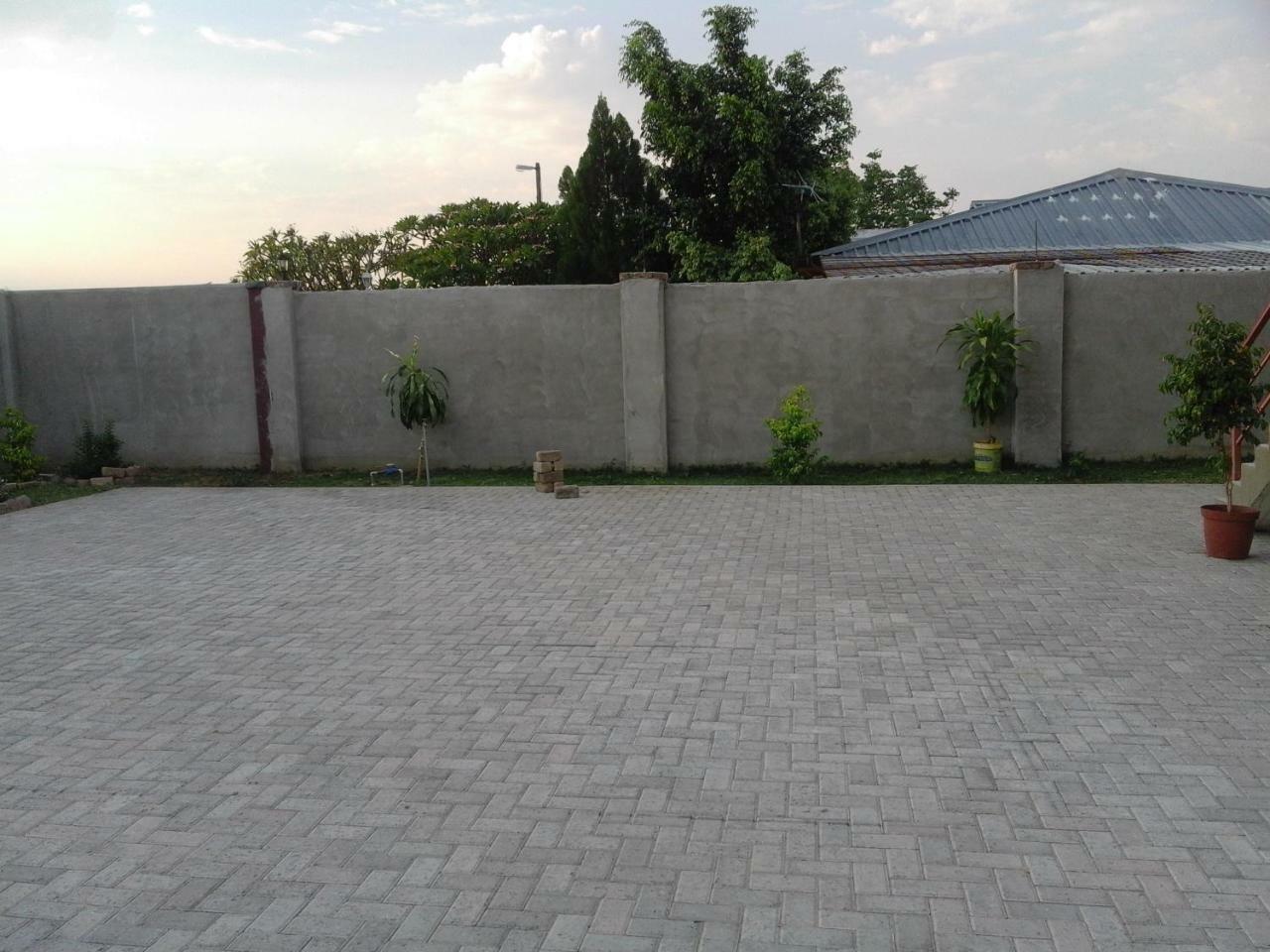 Millenium Guest House Рунду Екстер'єр фото